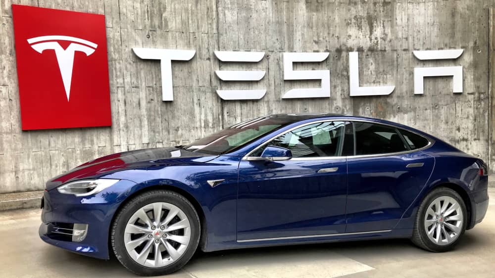 Manufacturer business model Tesla